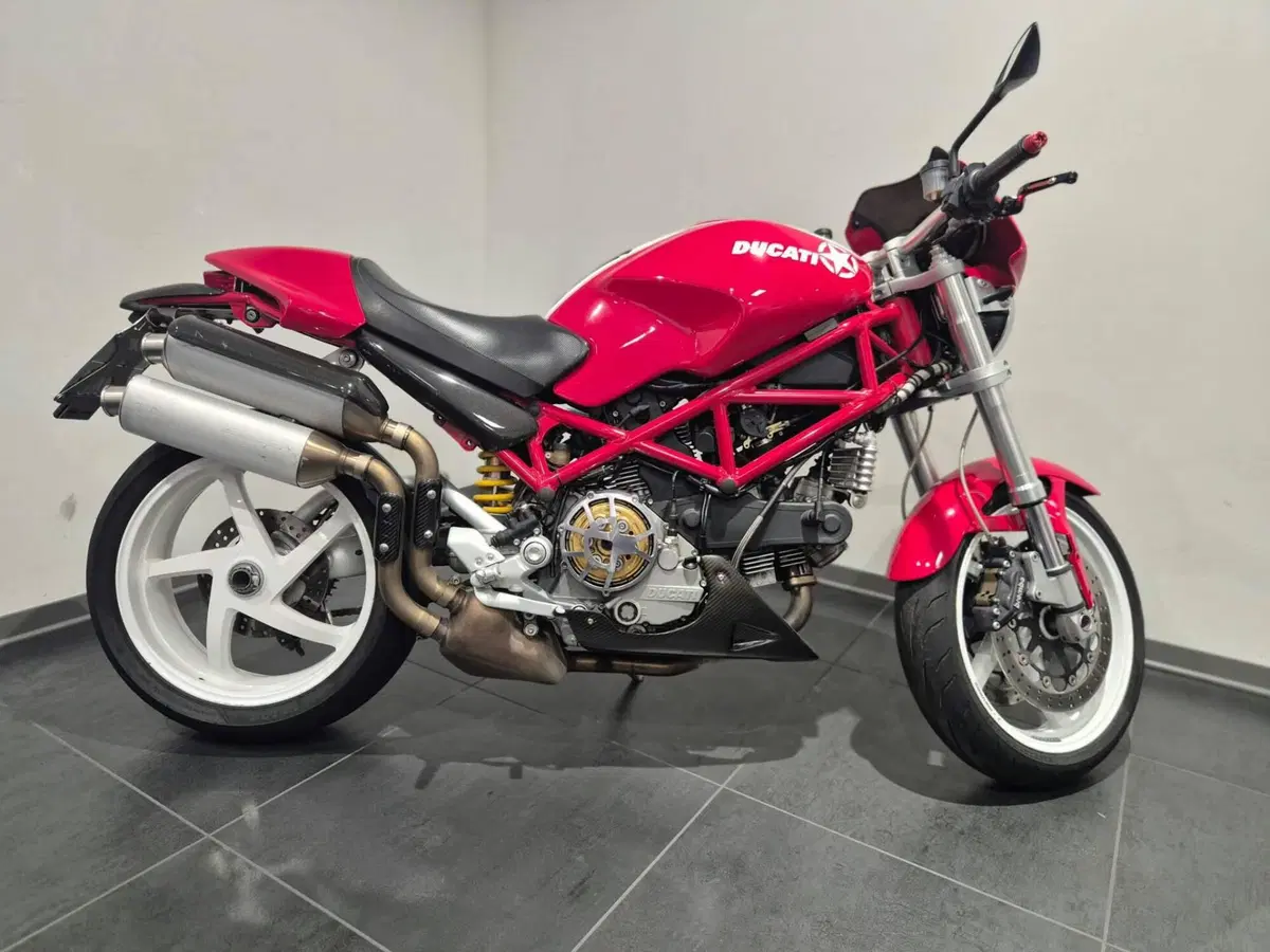 Ducati Monster S2R 1000 (4)