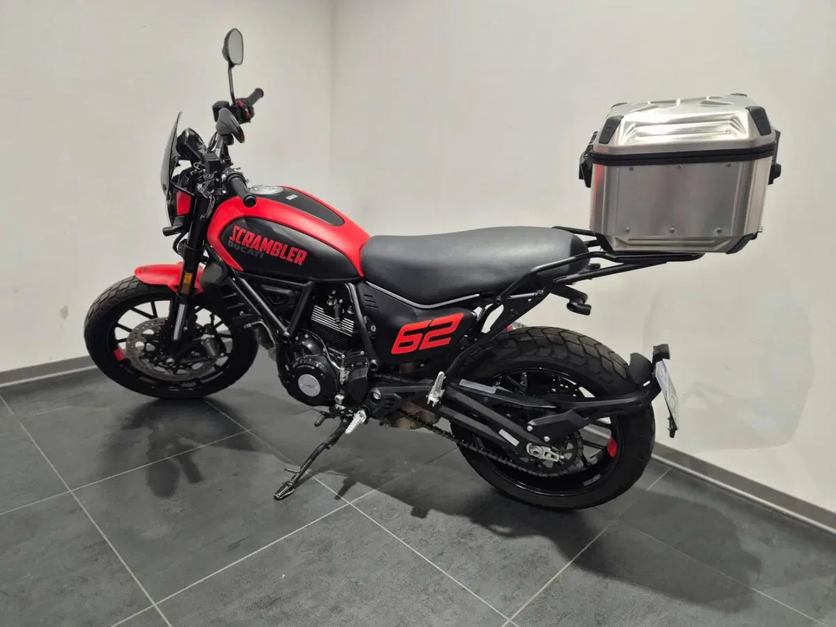 Ducati Scrambler 800 Full Throttle (2023 - 24) (2)