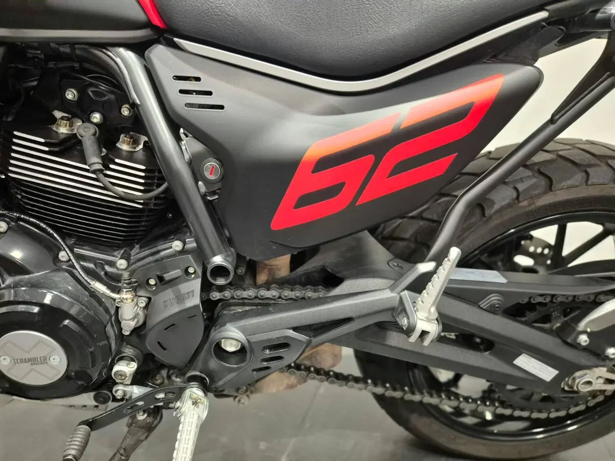 Ducati Scrambler 800 Full Throttle (2023 - 24) (4)