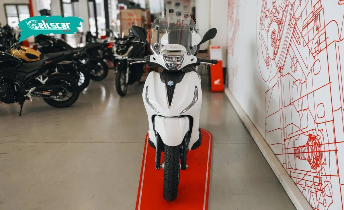 Piaggio Beverly 300 ABS-ASR (2021 - 25) (3)