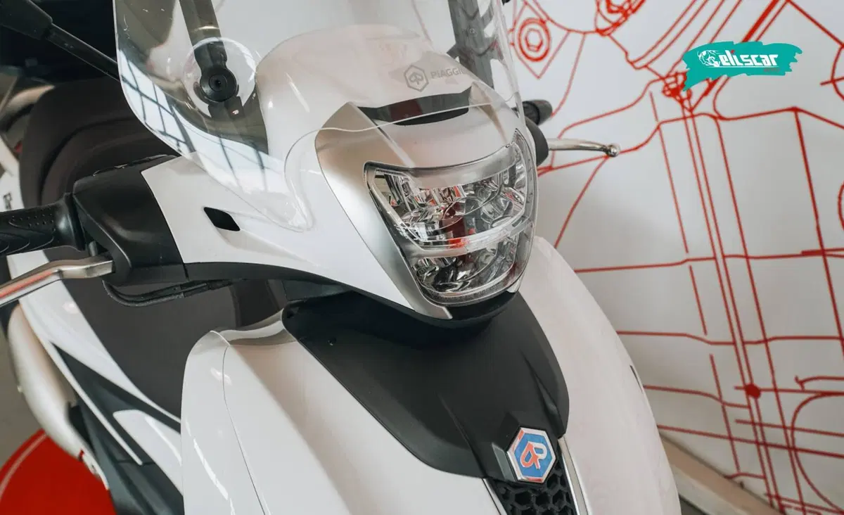 Piaggio Beverly 300 ABS-ASR (2021 - 25) (6)