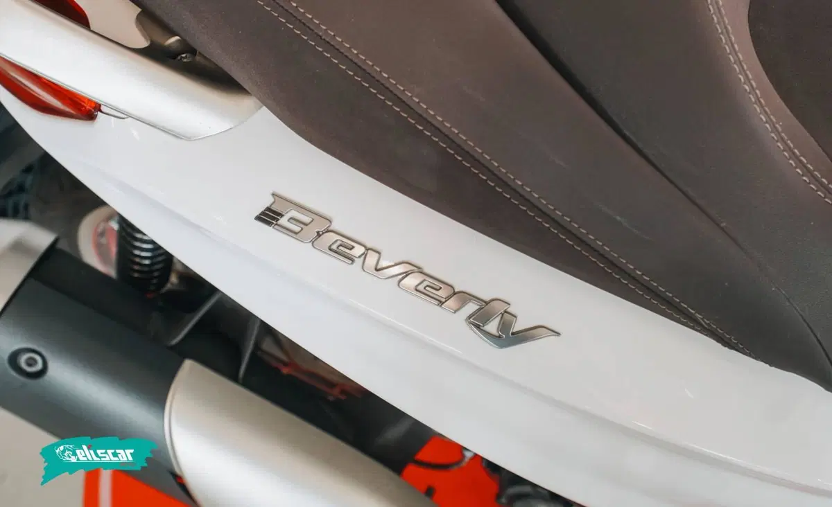 Piaggio Beverly 300 ABS-ASR (2021 - 25) (9)