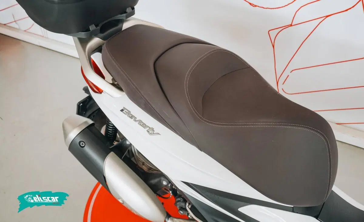 Piaggio Beverly 300 ABS-ASR (2021 - 25) (10)