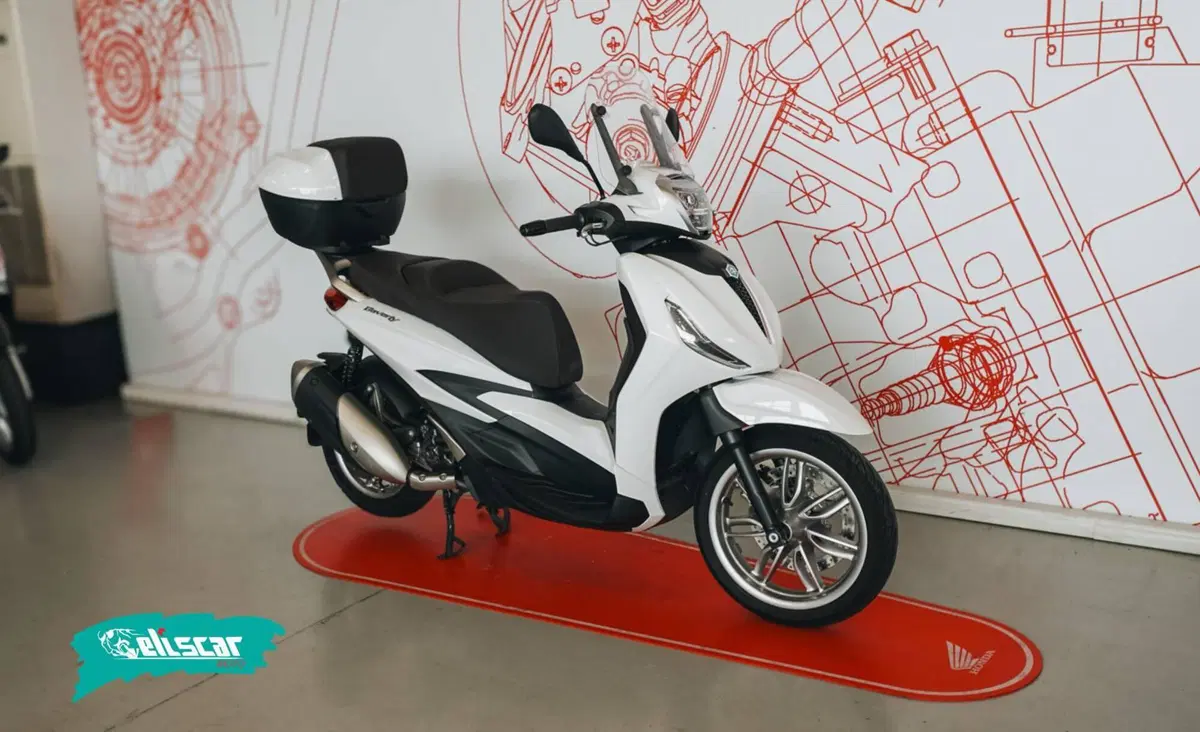 Piaggio Beverly 300 ABS-ASR (2021 - 25) (2)