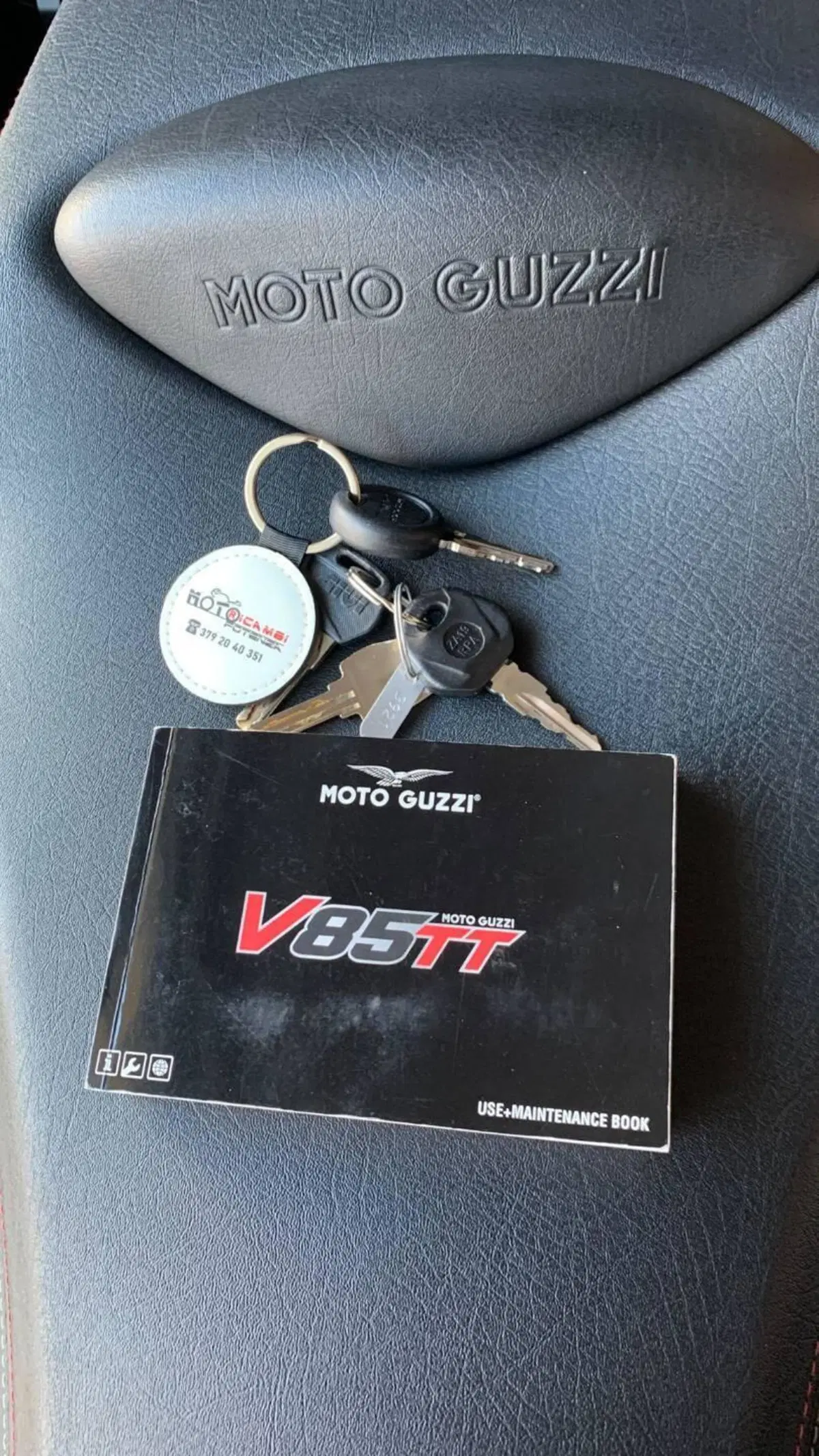 Moto Guzzi V85 TT Travel (2020) (2)