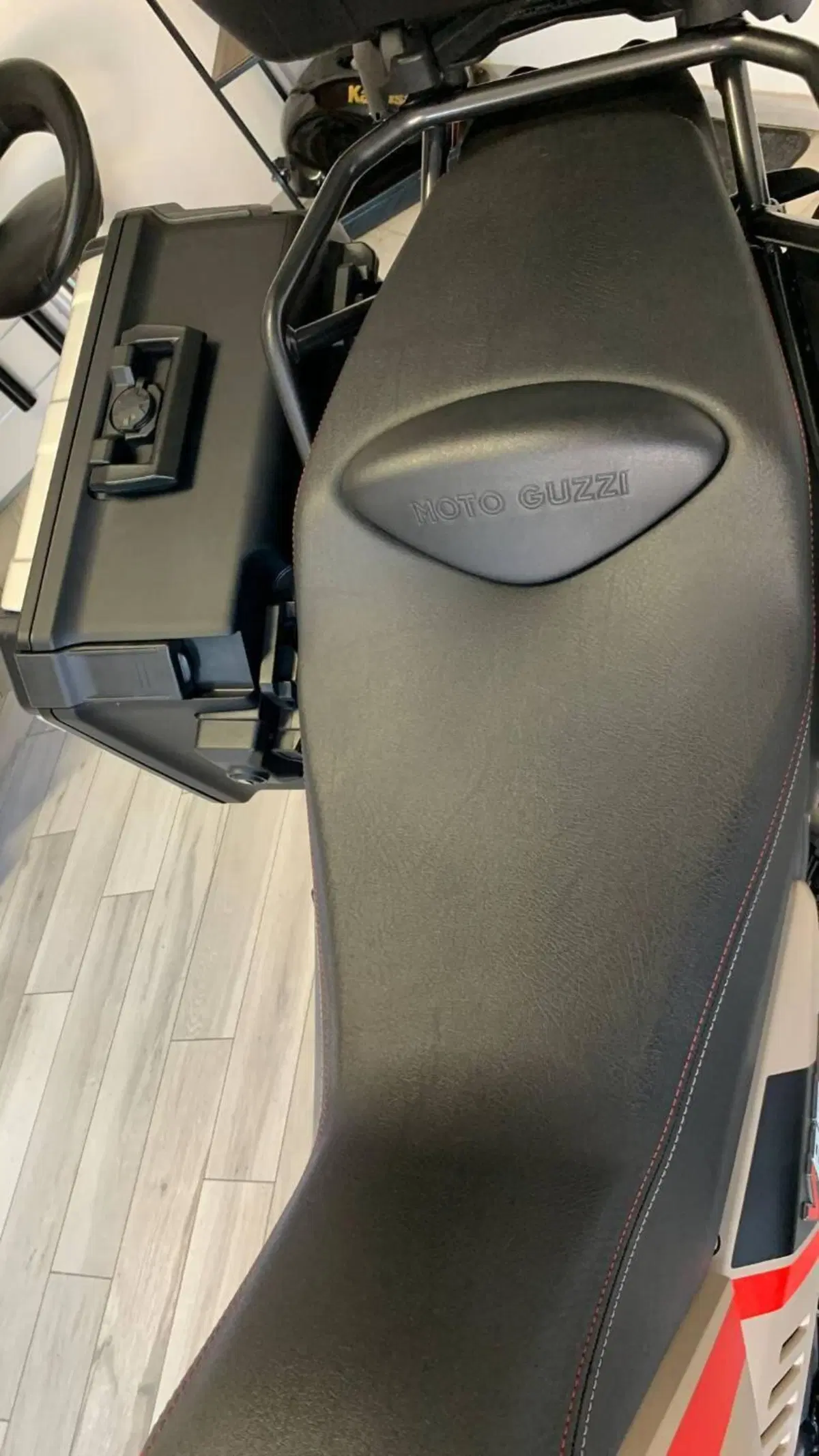 Moto Guzzi V85 TT Travel (2020) (7)