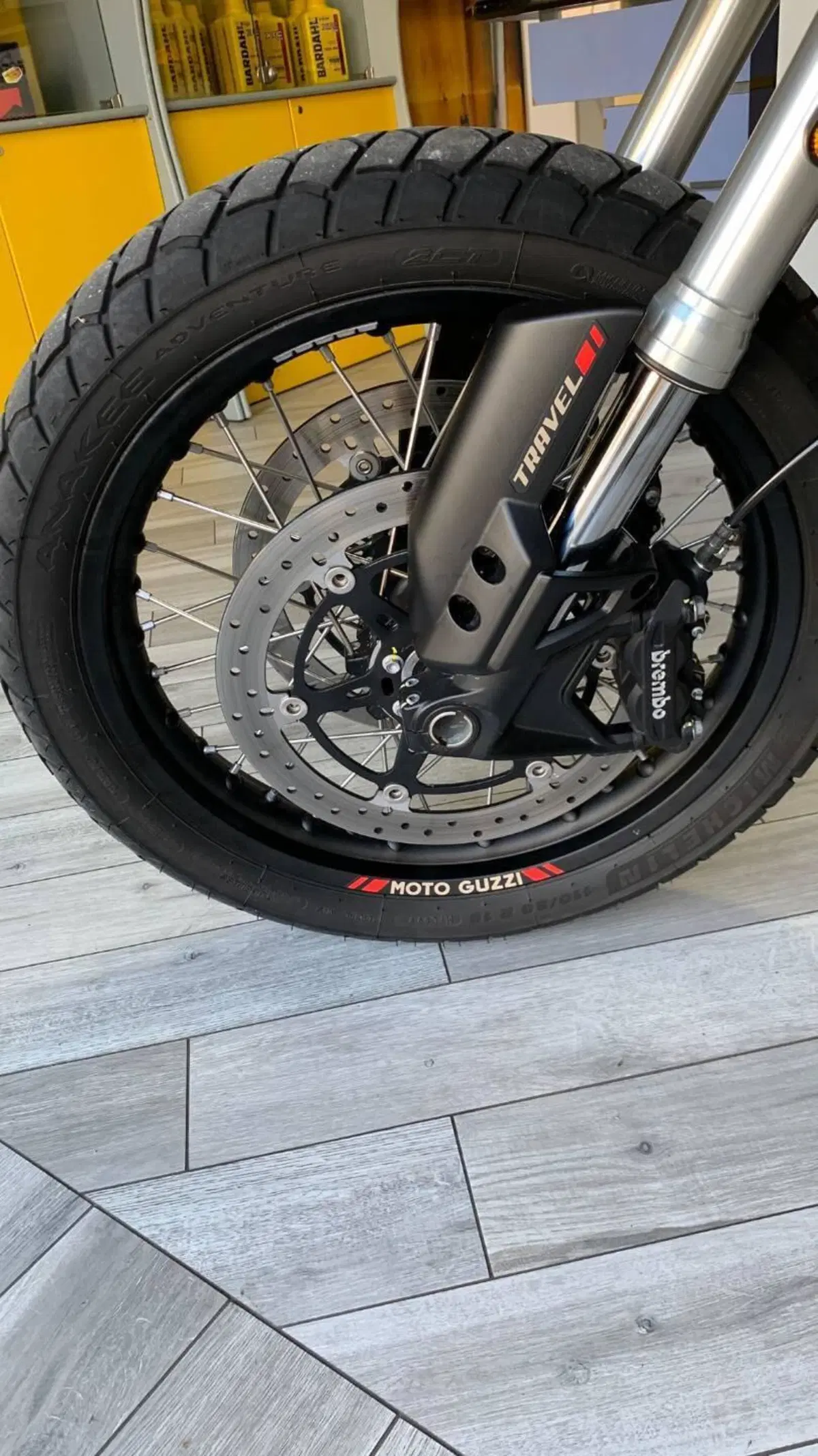 Moto Guzzi V85 TT Travel (2020) (9)