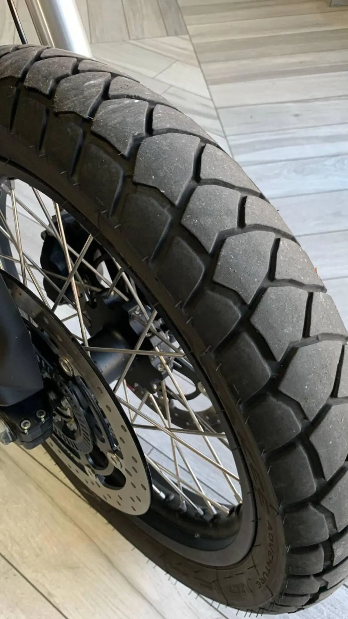 Moto Guzzi V85 TT Travel (2020) (11)