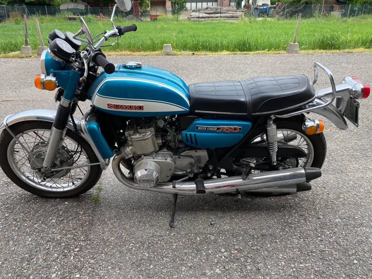 Suzuki GT 750 (2)