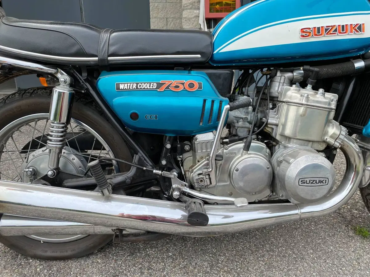 Suzuki GT 750 (3)