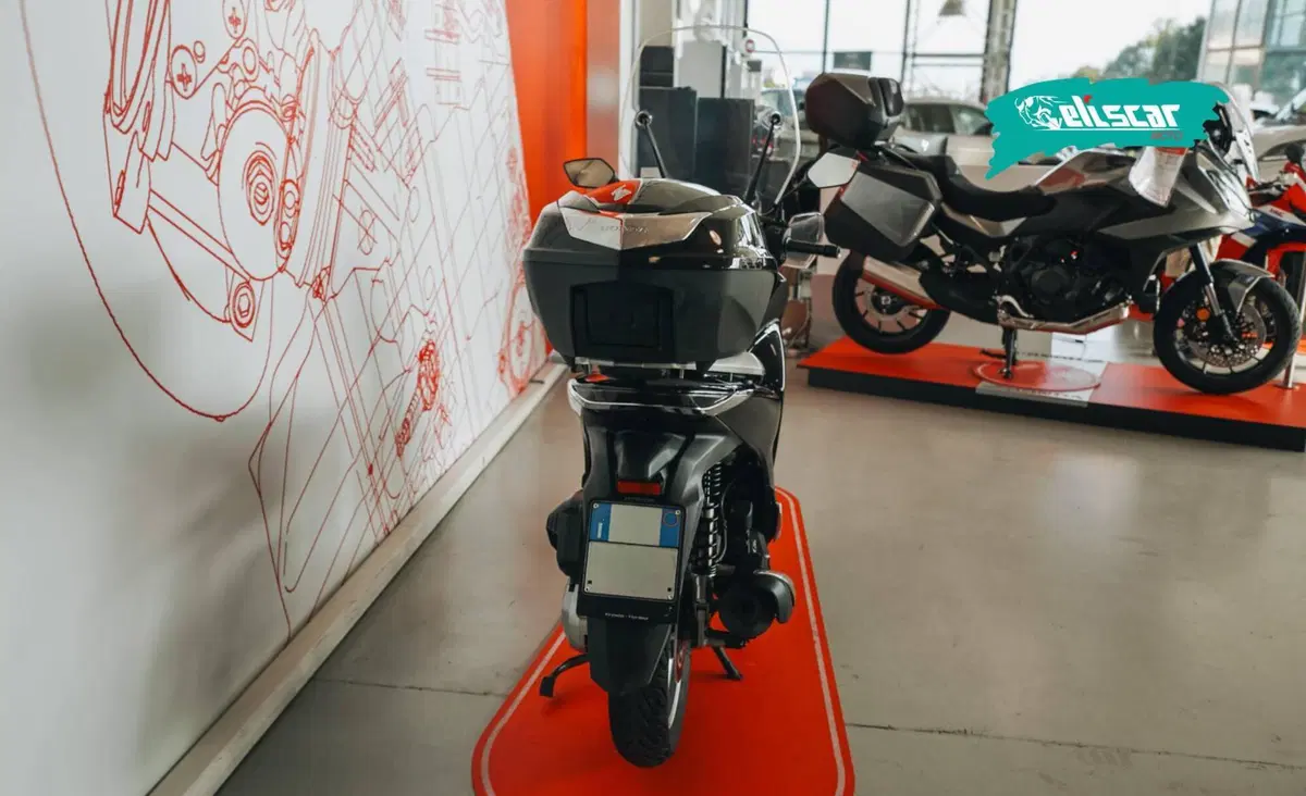 Honda SH 150i (2024 - 25) (4)