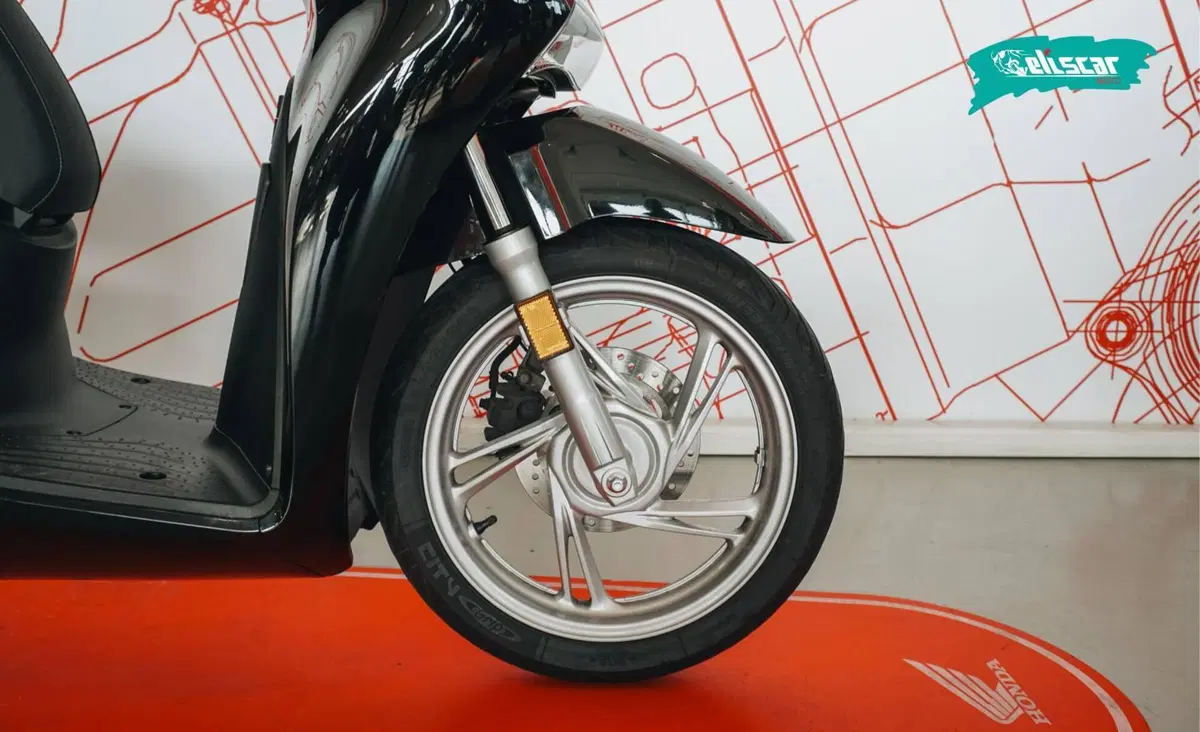 Honda SH 150i (2024 - 25) (7)