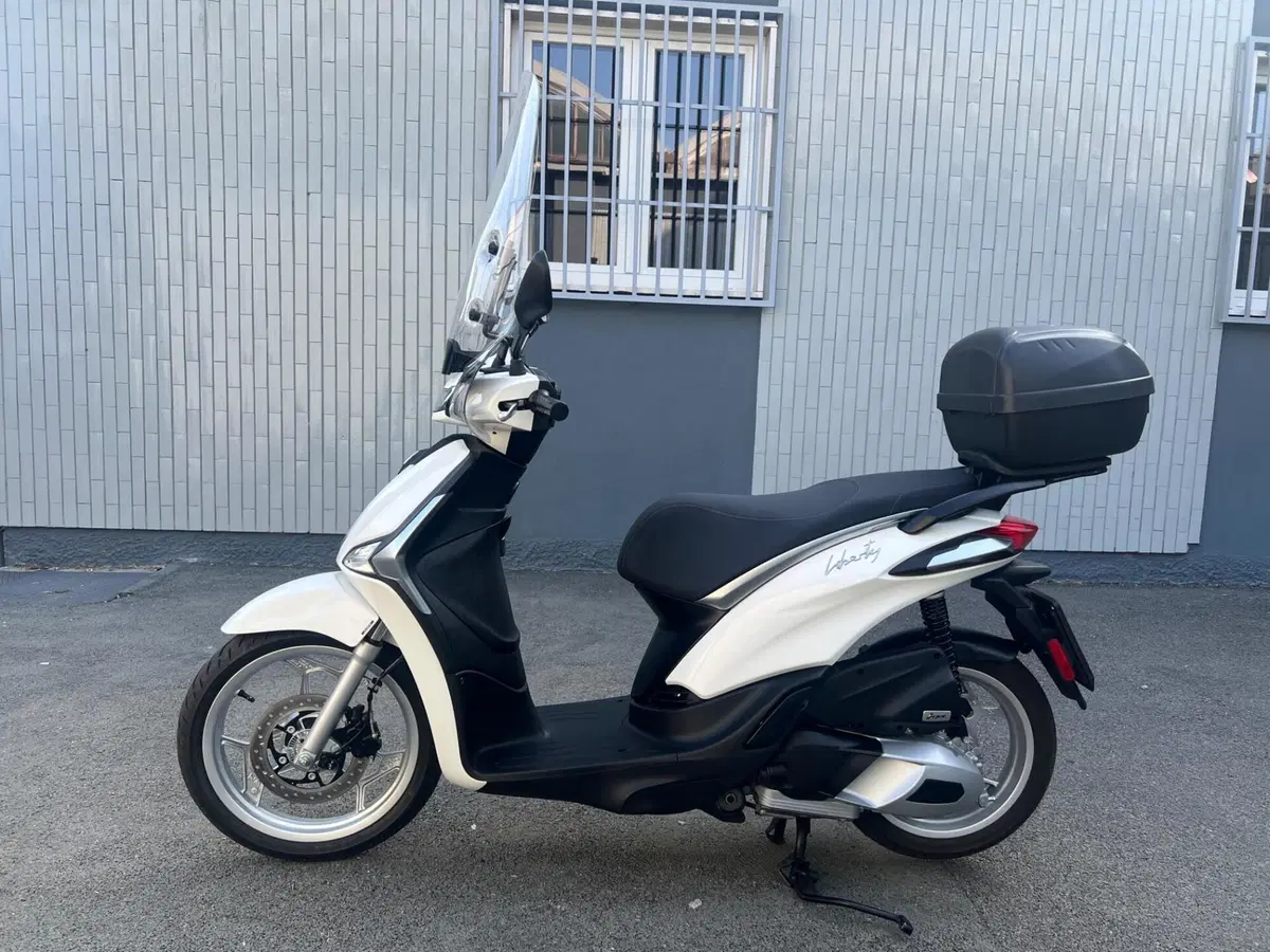 Piaggio Liberty 125 (2025 - 26) (2)