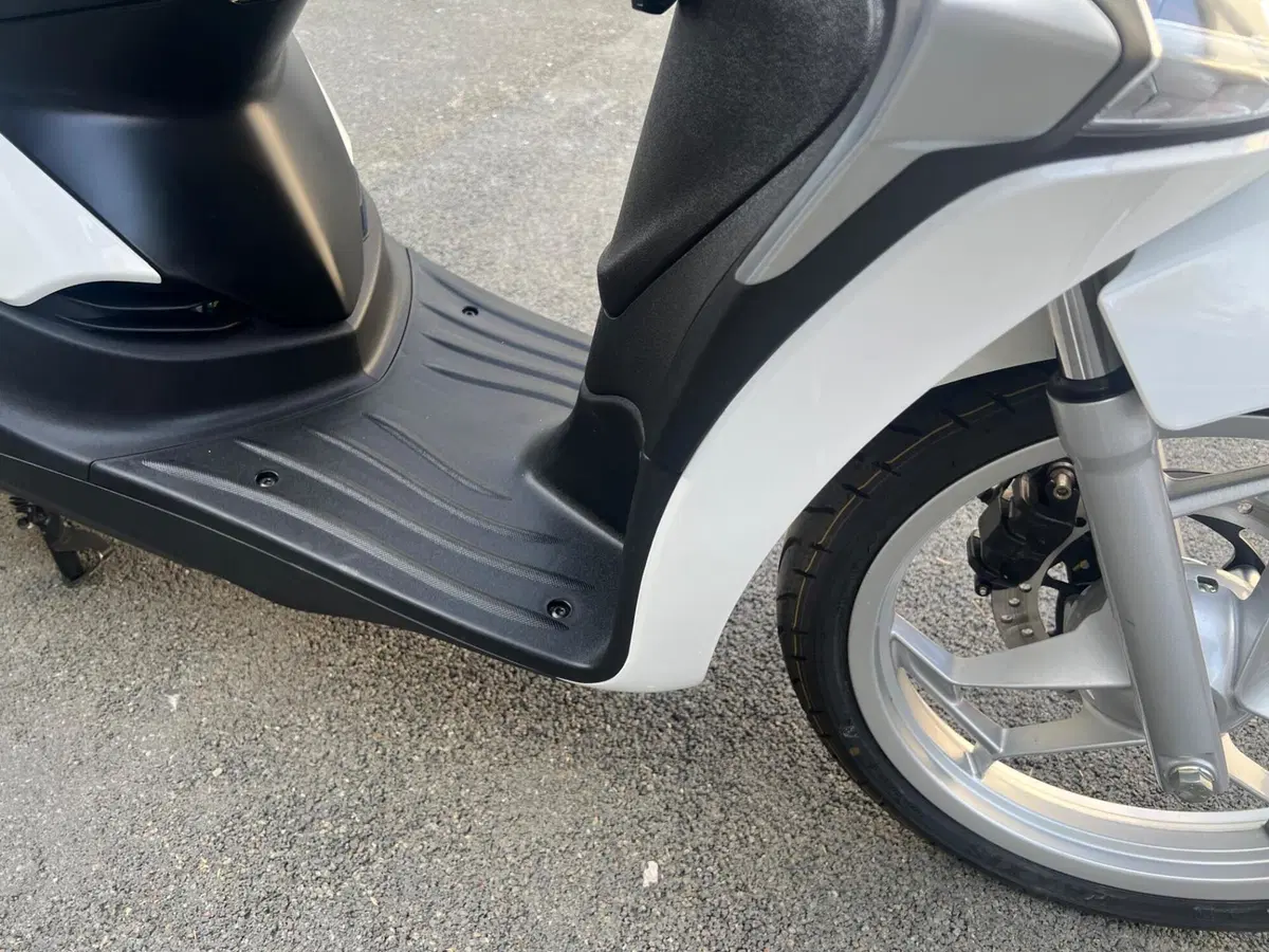 Piaggio Liberty 125 (2025 - 26) (7)