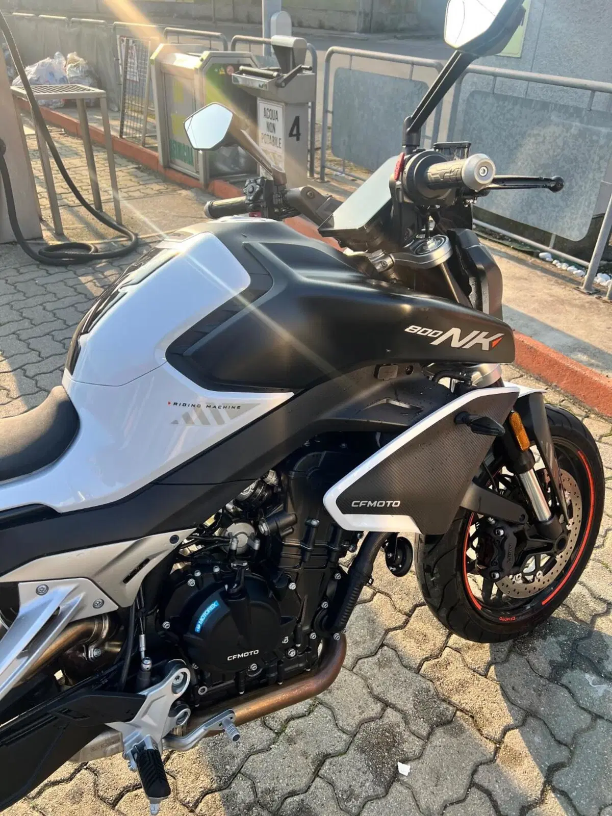 CFMOTO 800NK Advanced (2023 - 26) (3)