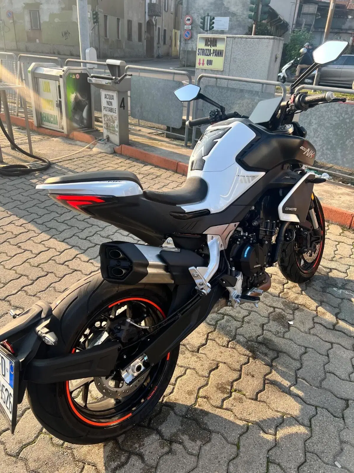 CFMOTO 800NK Advanced (2023 - 26) (4)