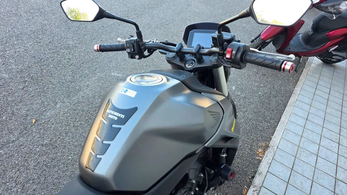 Honda CB 750 Hornet (2023 - 24) (5)