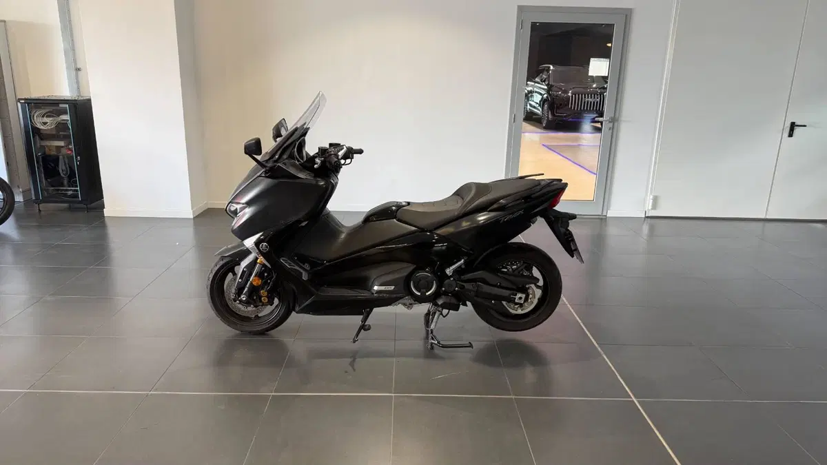 Yamaha T-Max 530 DX (2017 - 19) (2)
