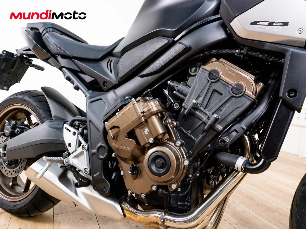 Honda CB 650 R E-Clutch (2024 - 26) (5)