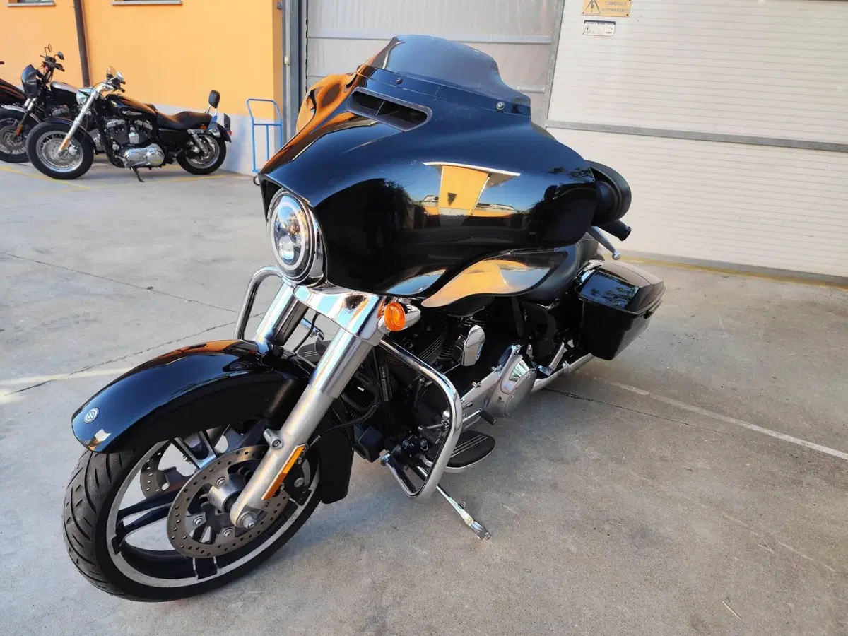 Harley-Davidson 1690 Street Glide Special (2014 - 16) - FLHX (8)