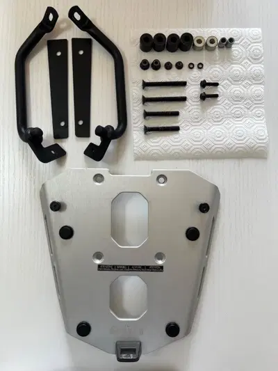 Piastra Givi SRA3112 per VStrom 650/1000