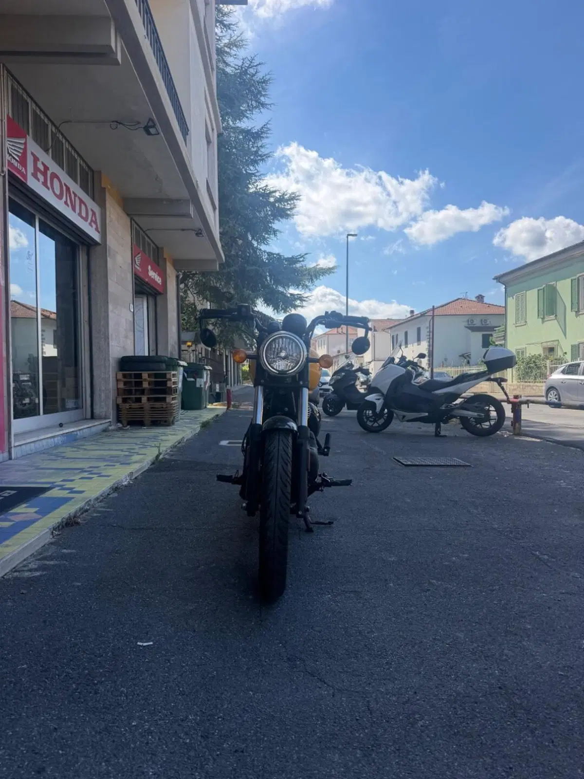 Royal Enfield Meteor 350 (2021 - 26) (4)