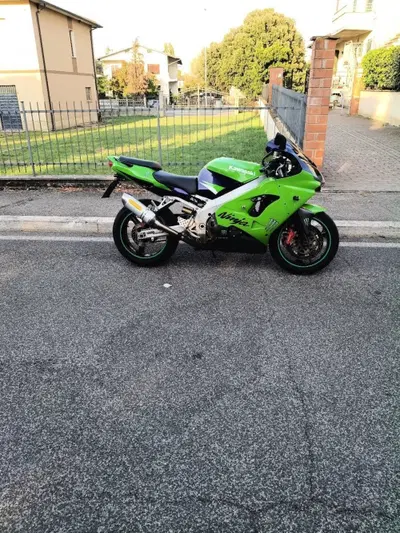 Kawasaki Ninja 900 ZX-9R (1998 - 01) usata
