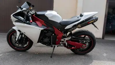 Yamaha YZF R1 (2009 - 11) usata