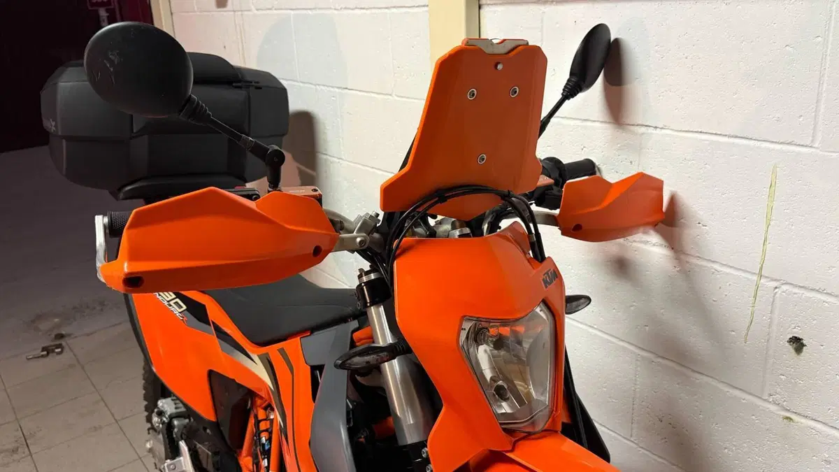 KTM 690 Enduro R (2022 - 25) (4)