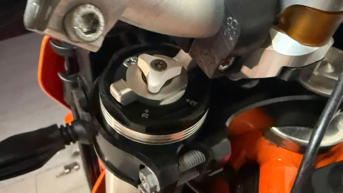 KTM 690 Enduro R (2022 - 25) (9)