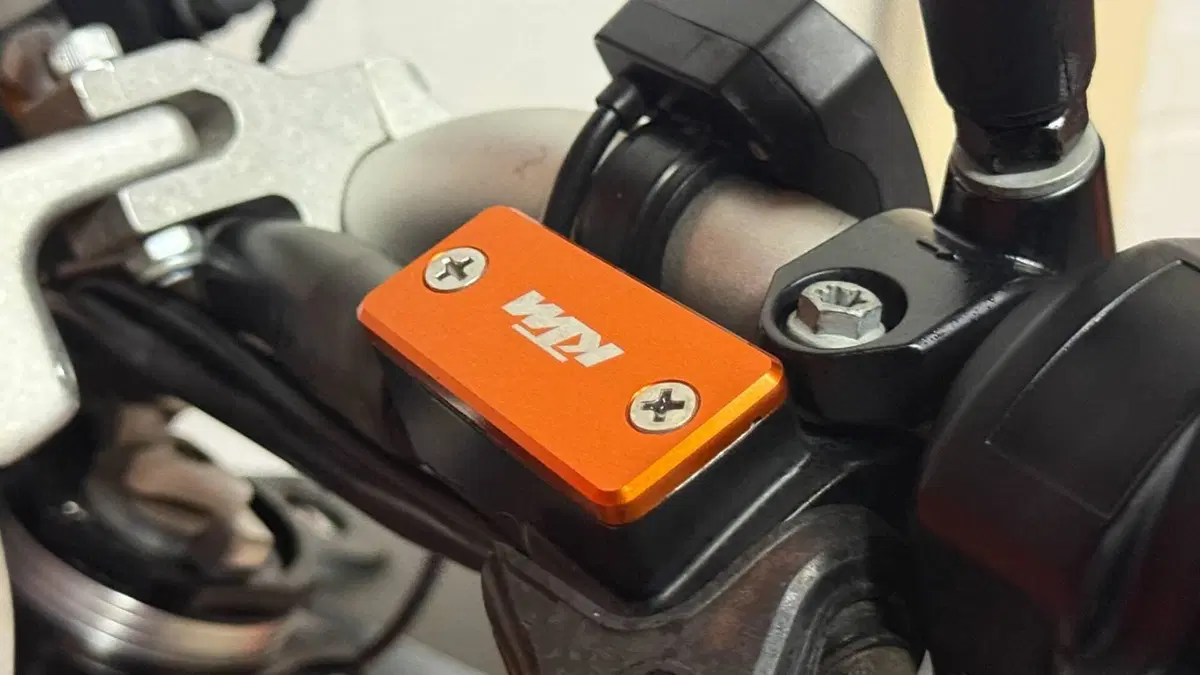 KTM 690 Enduro R (2022 - 25) (16)
