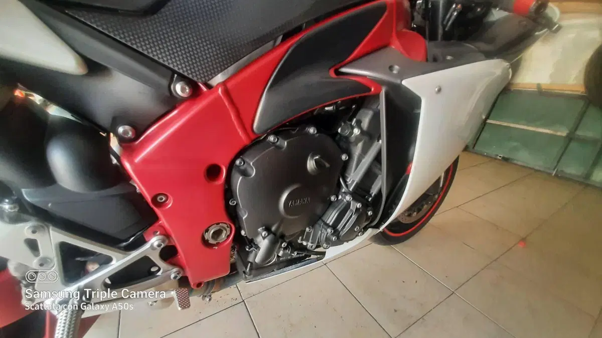 Yamaha YZF R1 (2009 - 11) (5)