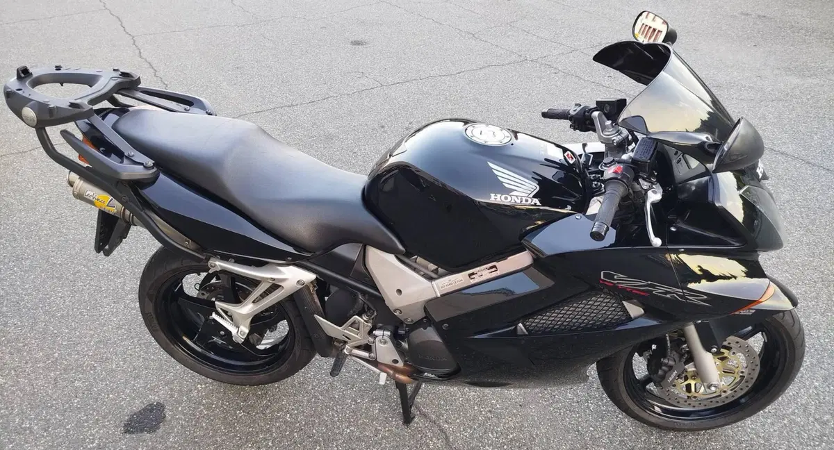 Honda VFR 800 (2002 - 05) (19)