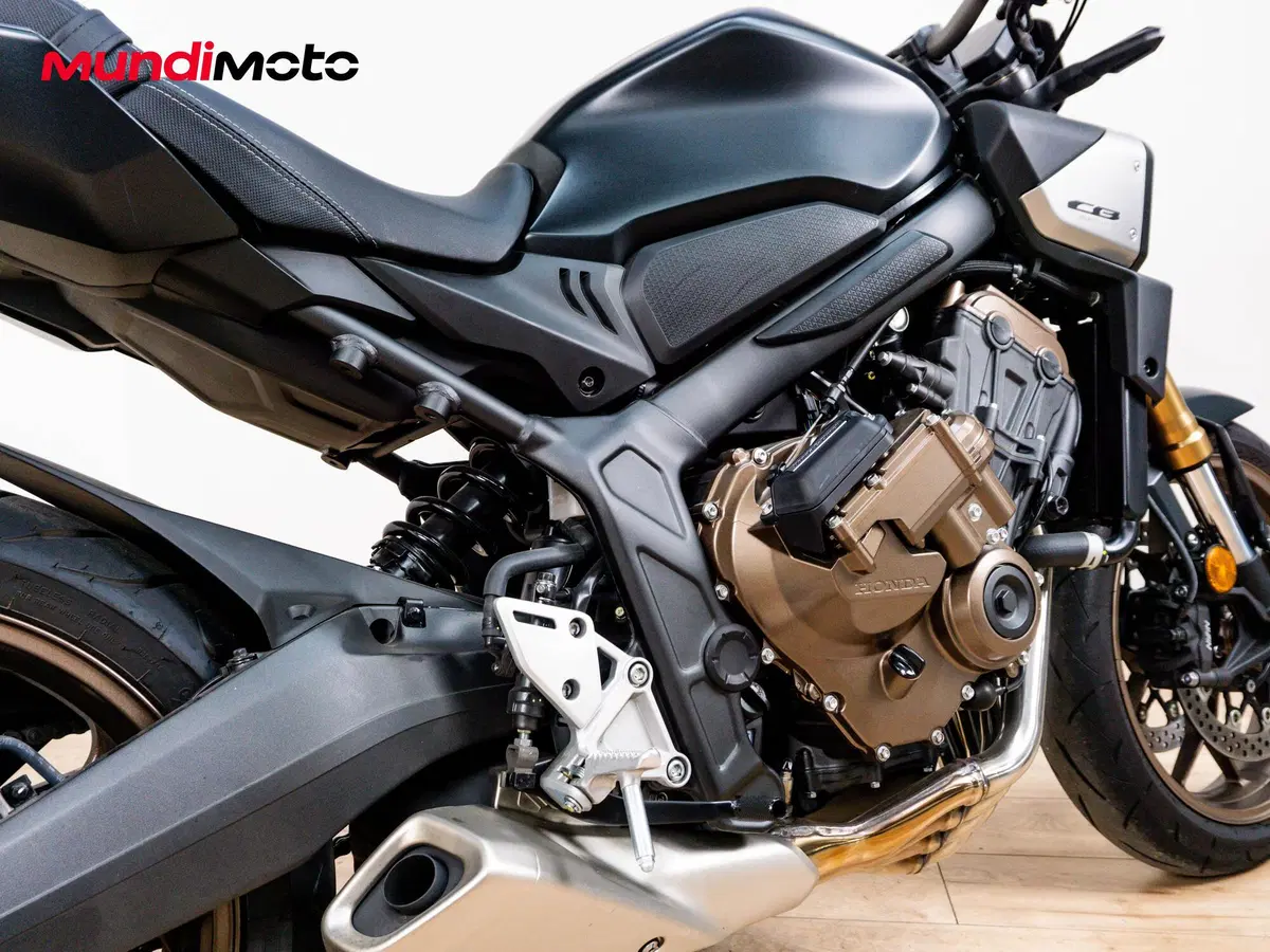 Honda CB 650 R E-Clutch (2024 - 26) (4)