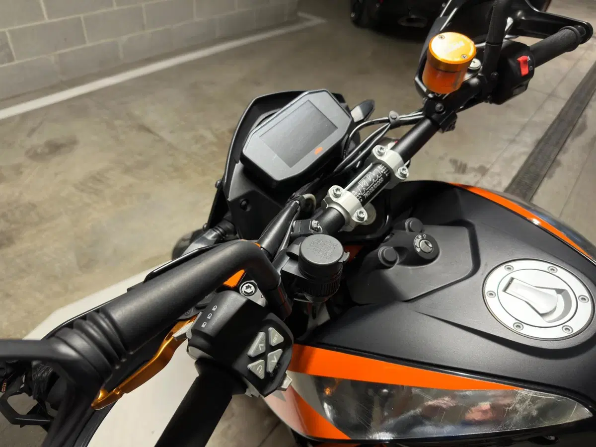 KTM 690 Duke R (2016 - 17) (3)