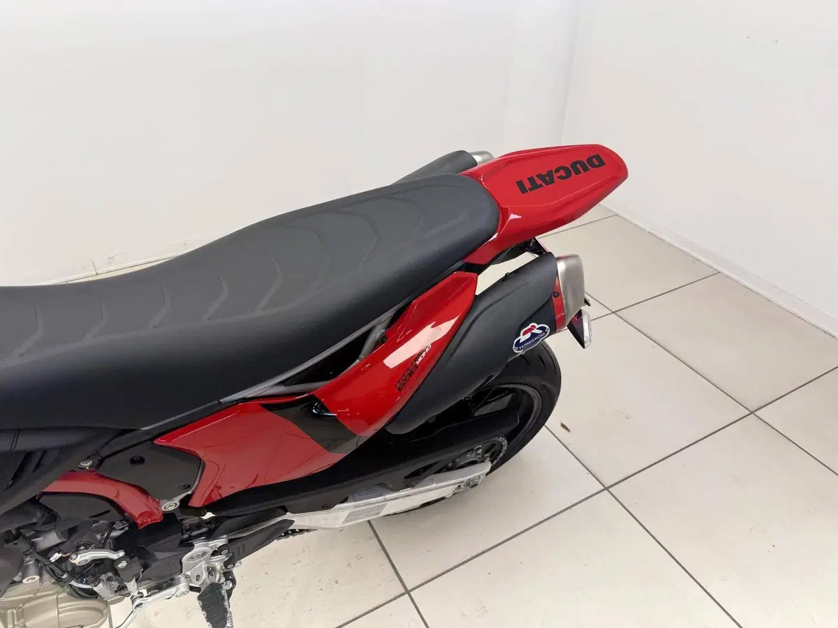 Ducati Hypermotard 698 Mono (2024 - 26) (9)