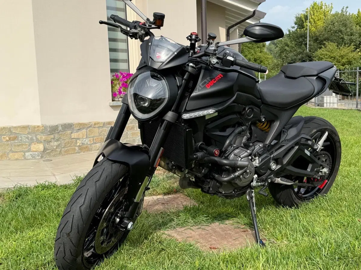 Ducati Monster 937 (2021 - 25) (4)