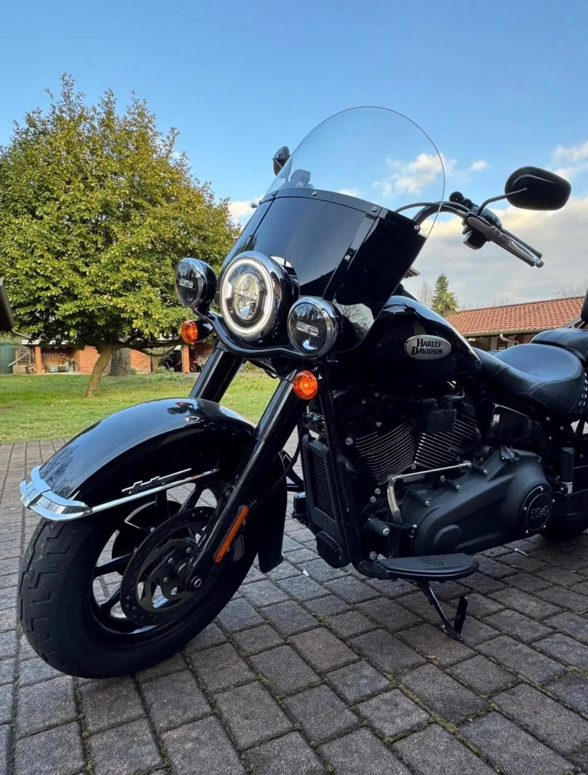 Harley-Davidson 114 Heritage Classic (2018 - 20) - FLHCS (2)
