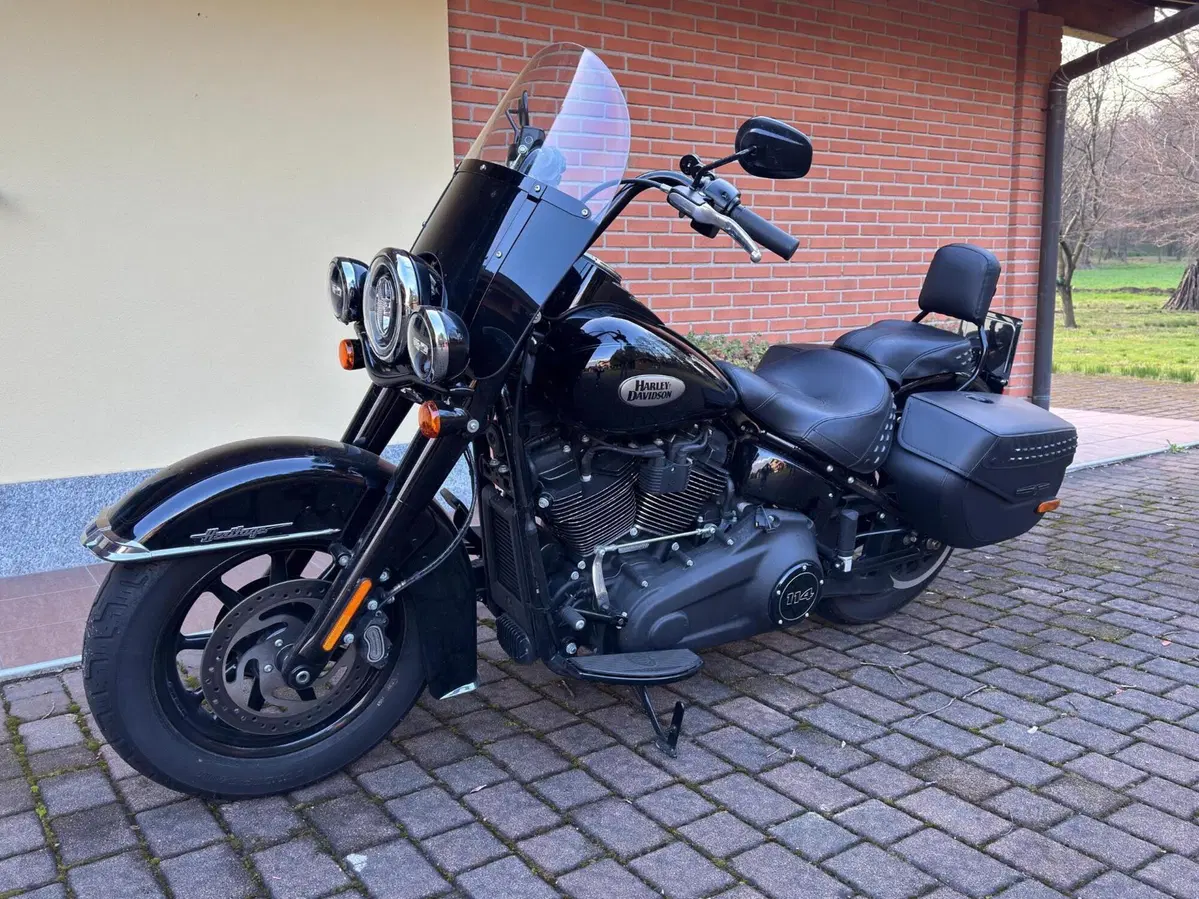 Harley-Davidson 114 Heritage Classic (2018 - 20) - FLHCS (3)