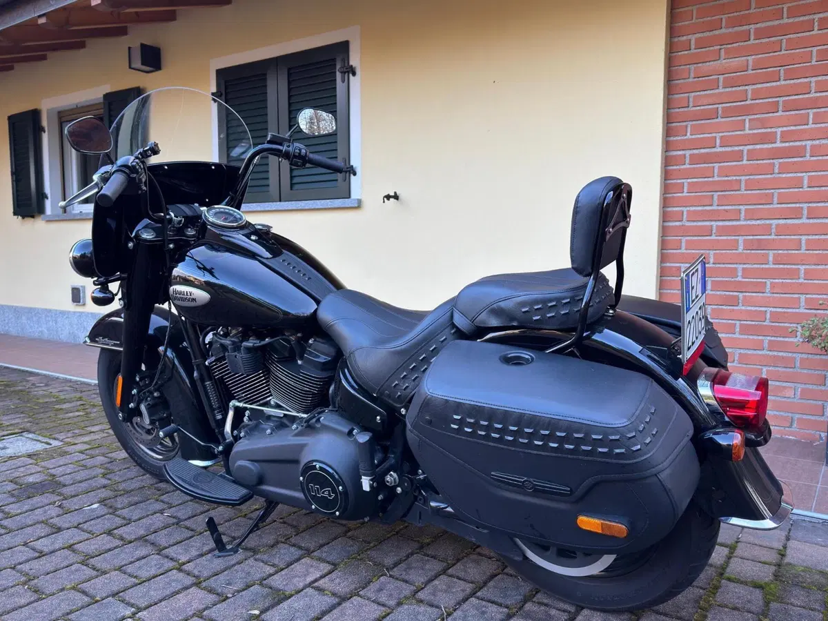 Harley-Davidson 114 Heritage Classic (2018 - 20) - FLHCS (5)