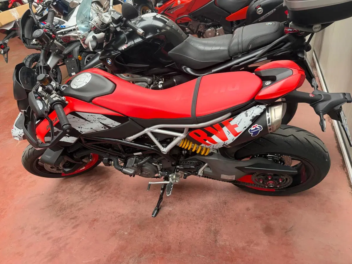 Ducati Hypermotard 950 RVE (2022 - 25) (3)