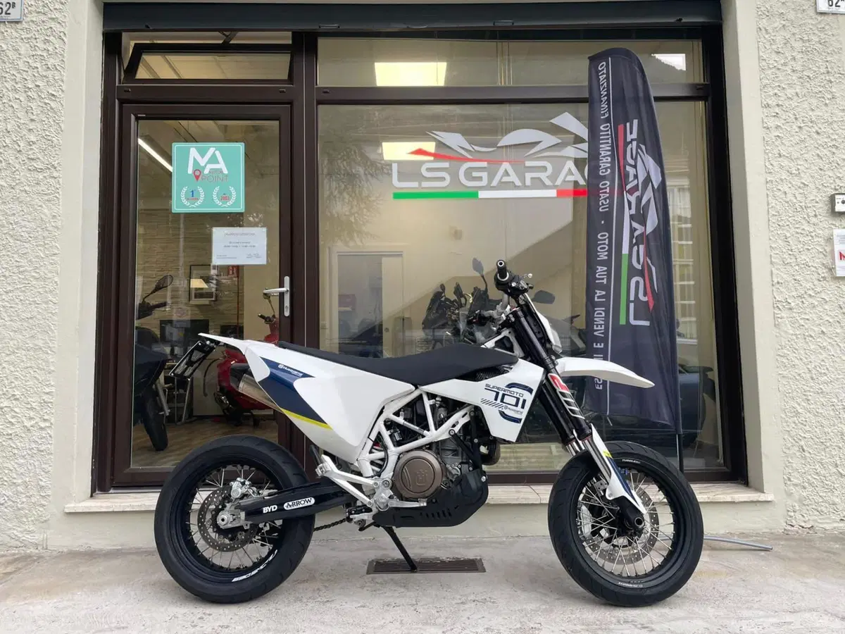 Husqvarna 701 Supermoto (2017 - 19)