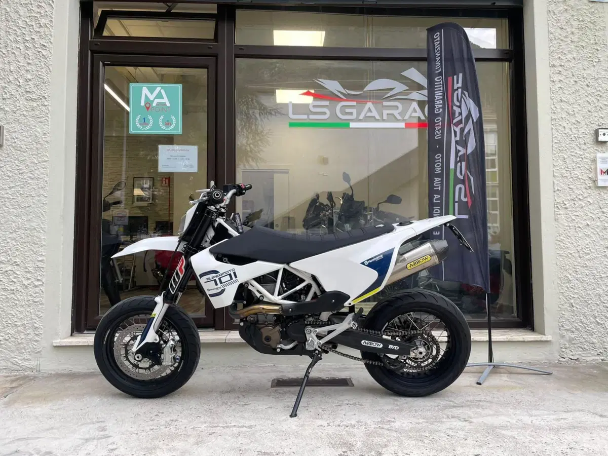 Husqvarna 701 Supermoto (2017 - 19) (2)