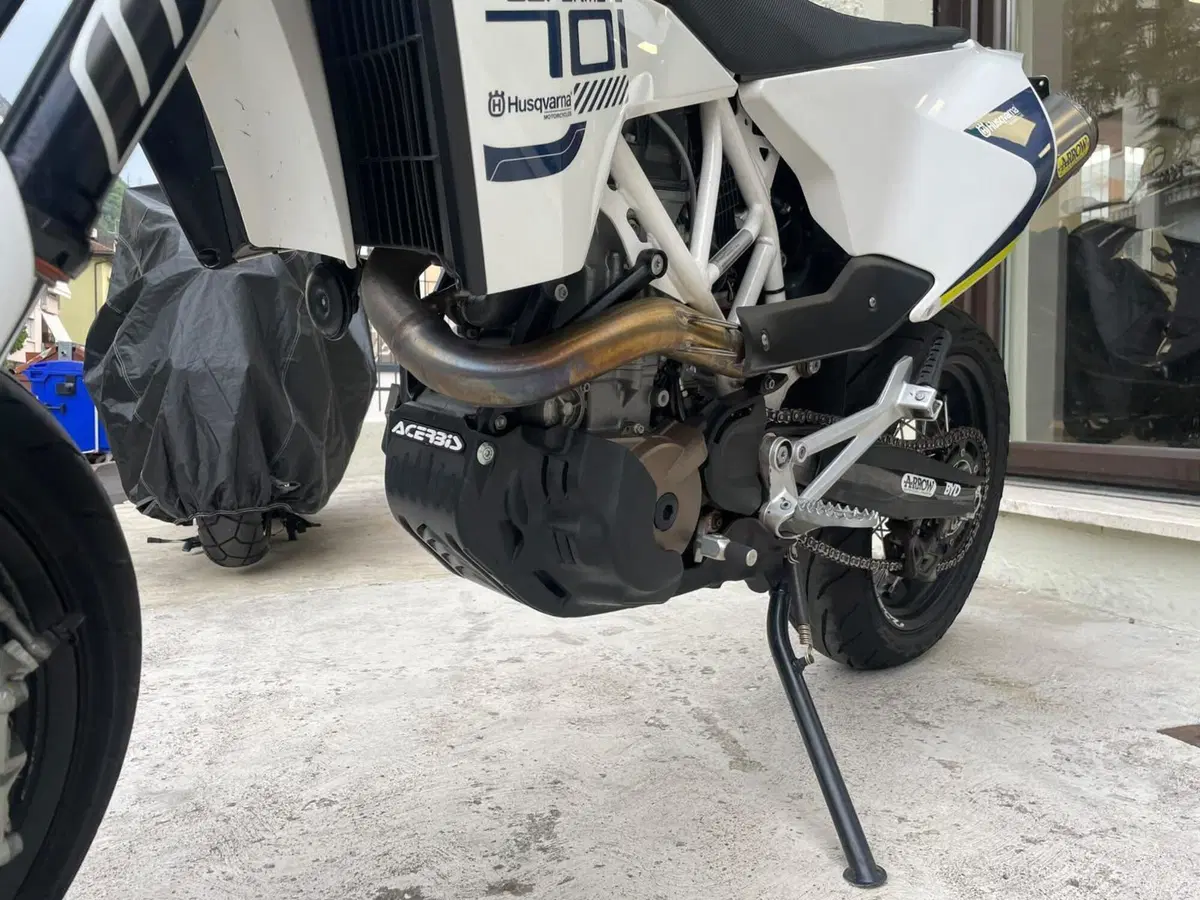 Husqvarna 701 Supermoto (2017 - 19) (6)