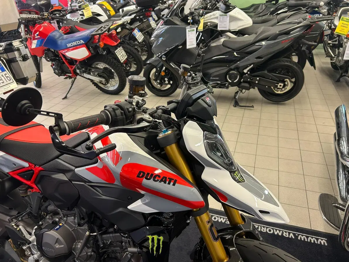 Ducati Hypermotard V2 SP (2026) (8)