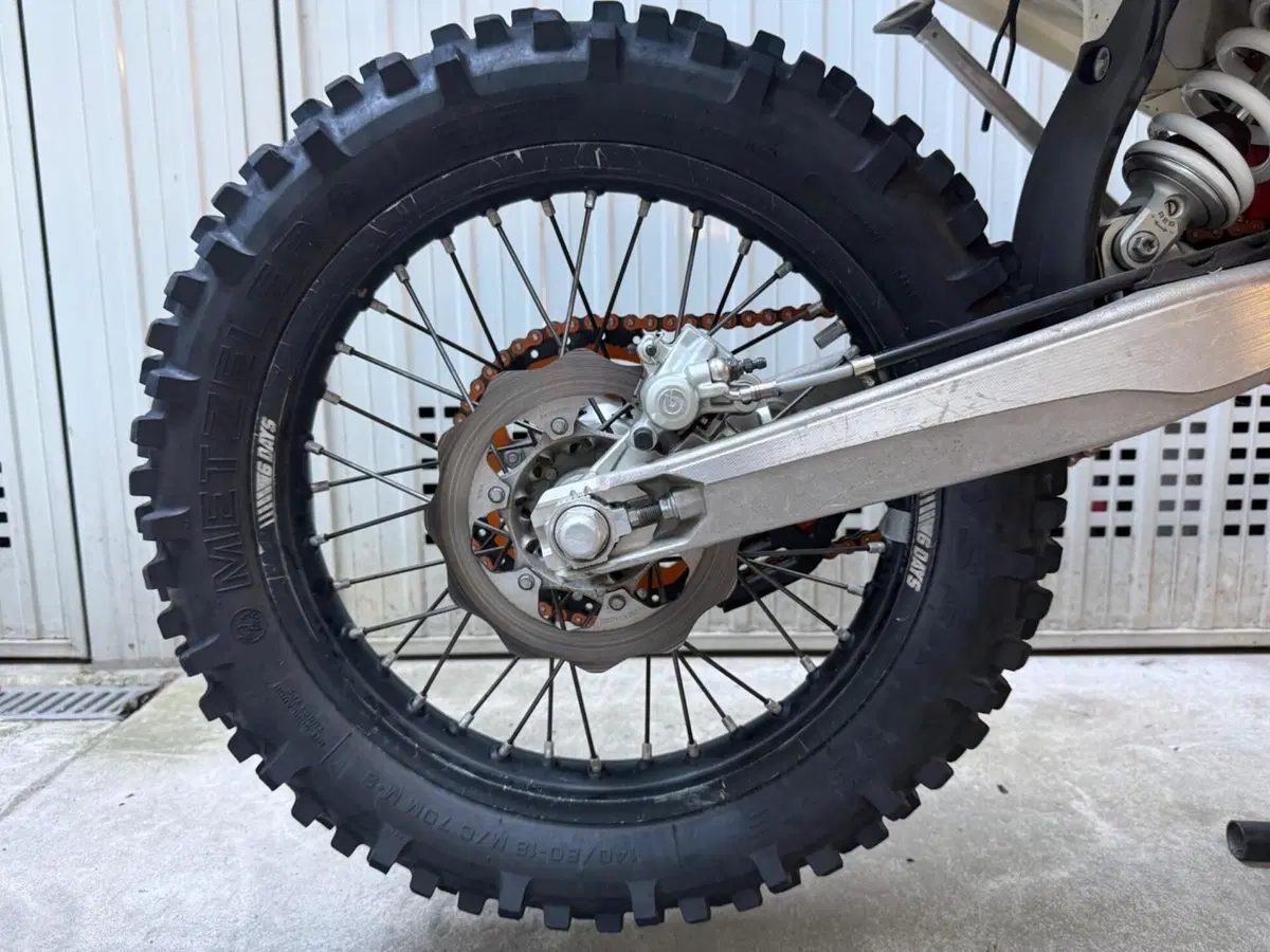 KTM 250 EXC TPI Six Days (2019) (6)
