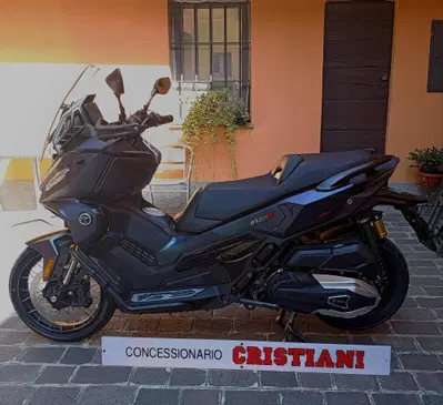 Voge SR450X (2026) nuova