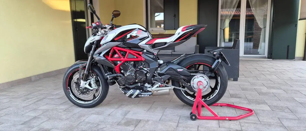 MV Agusta Brutale 800 RR (2017 - 20) (2)