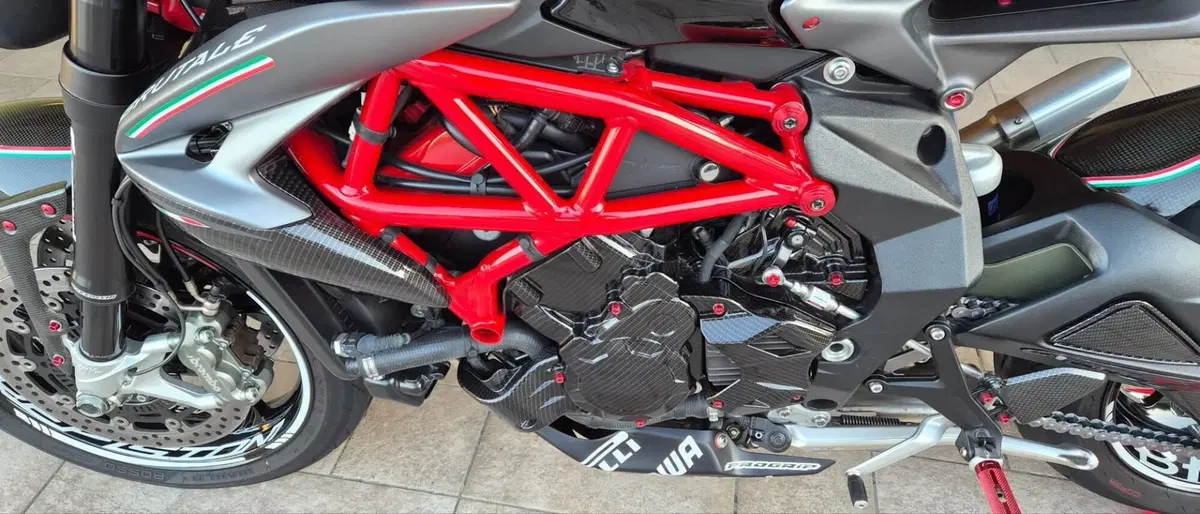 MV Agusta Brutale 800 RR (2017 - 20) (4)