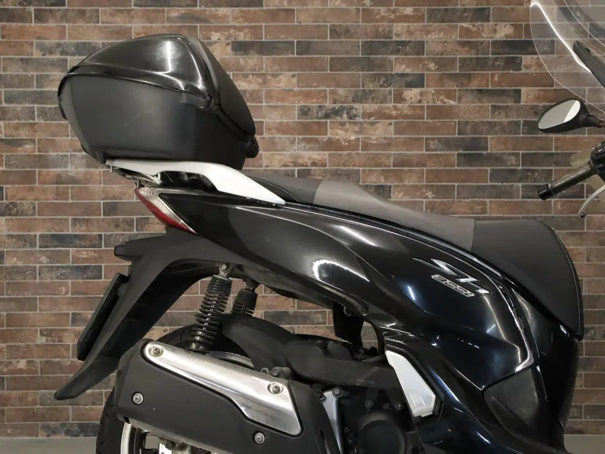Honda SH 300 i ABS (2016 - 20) (10)